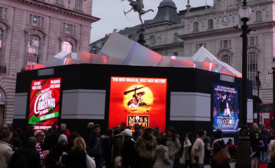 HRi; digiLED; LED screen; London; Piccadilly Circus; Christmas; lights; display