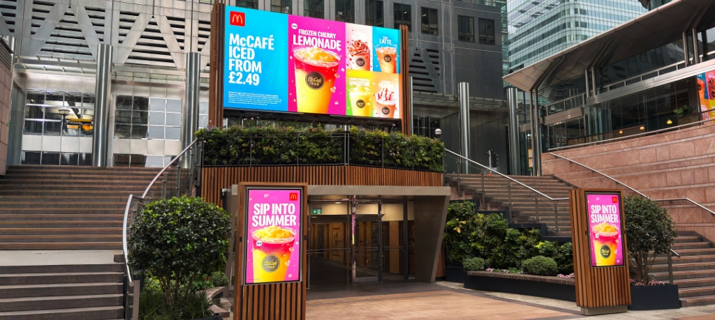 Digital out of Home LED Signage at Canary Wharf