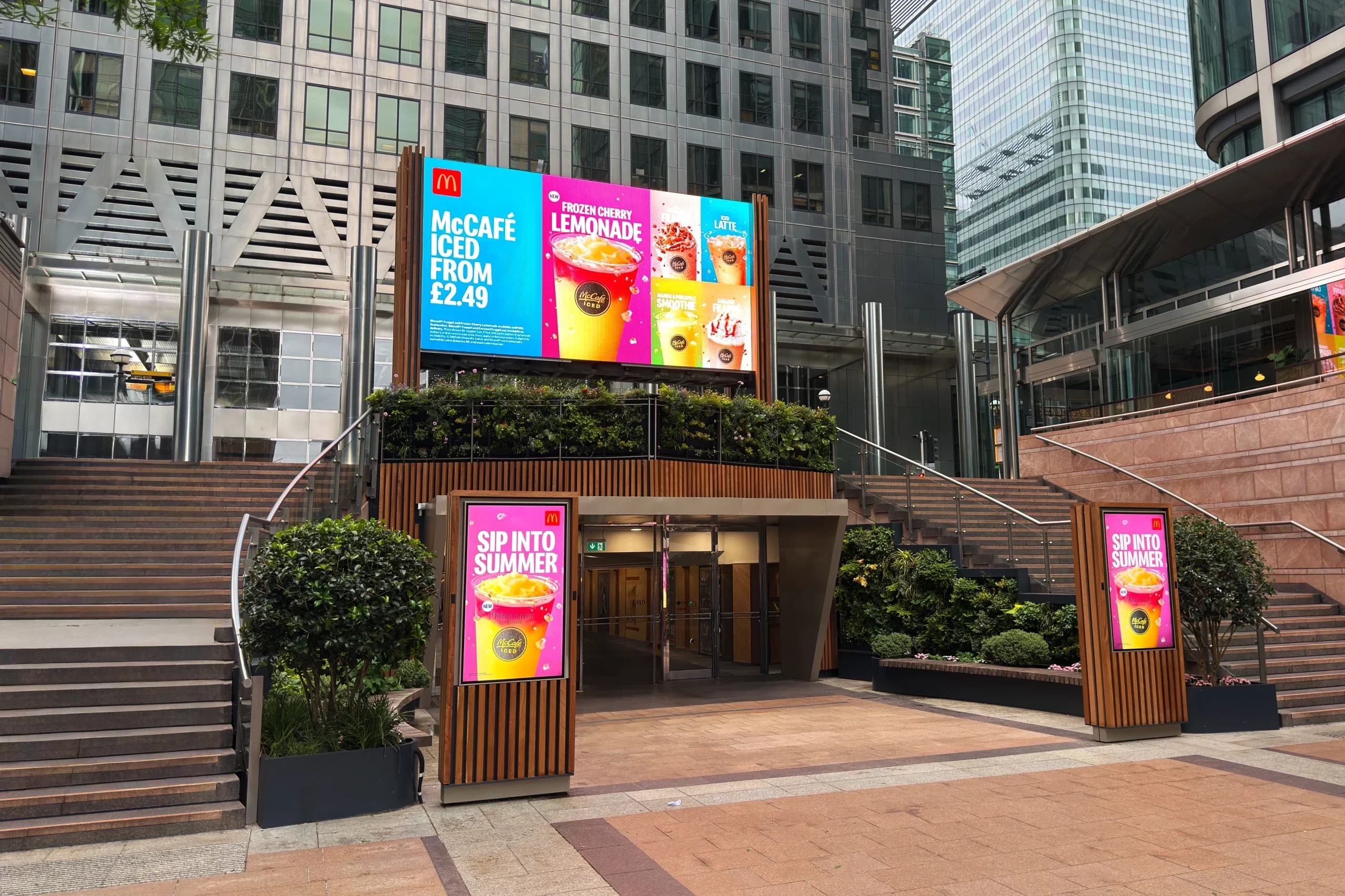 Digital out of Home LED Signage at Canary Wharf