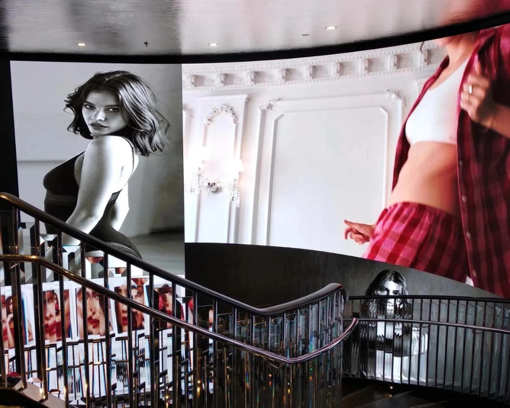 Custom LED display for retail Custom LED display for retail