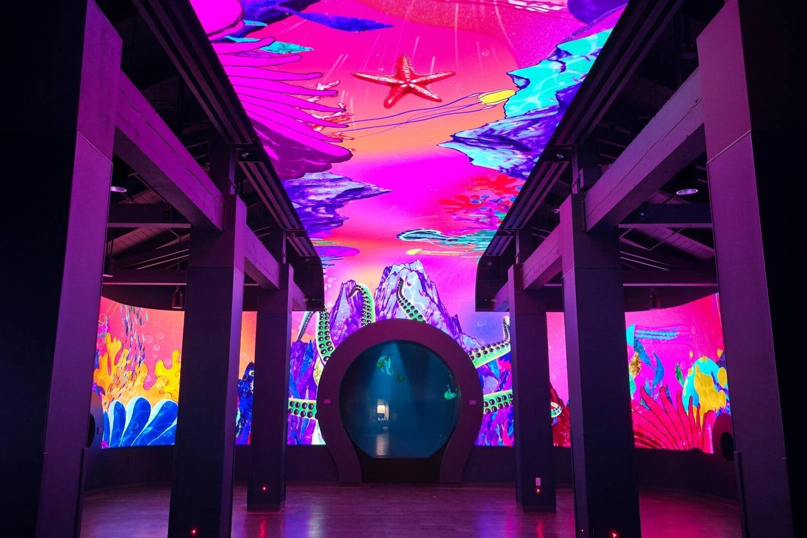 digiTHIN XS Q for immersive LED screen applications