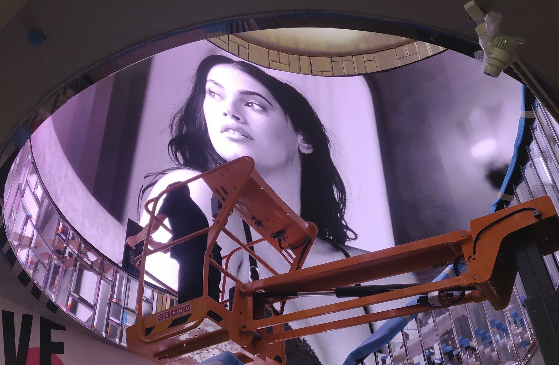 Bespoke curved structural LED screen