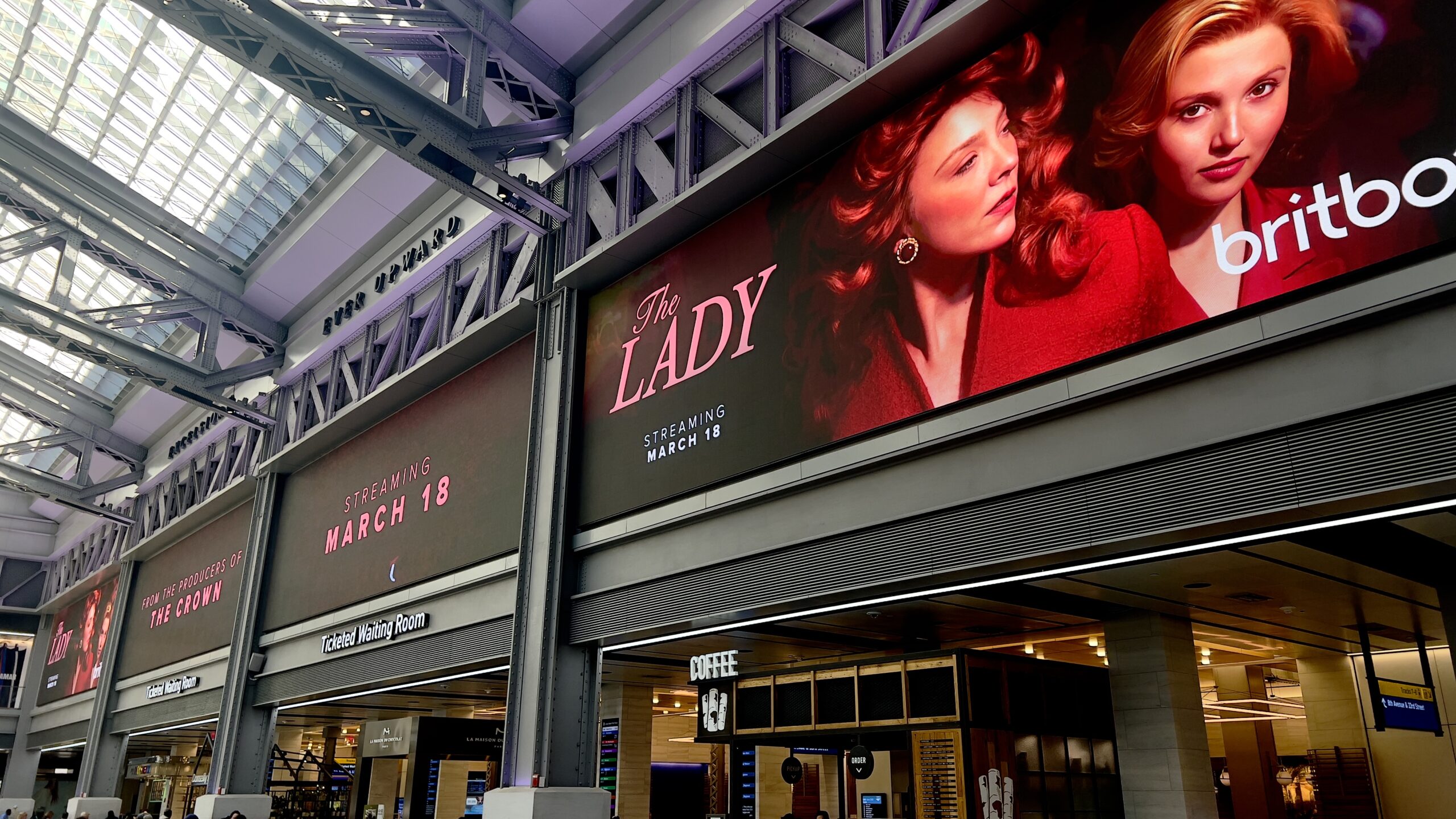 Large-format LED displays at Moynihan Train Hall Large-format LED displays at Moynihan Train Hall